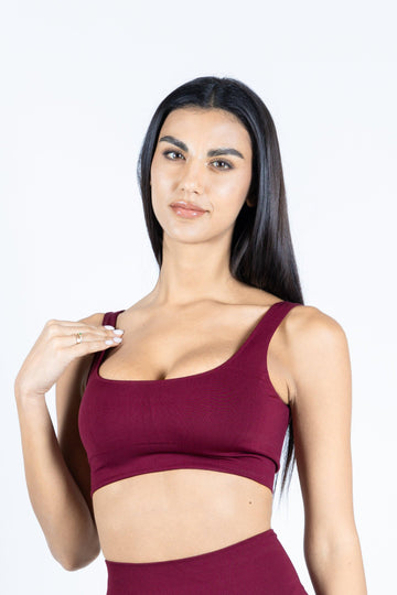 Top Burgundy seamless, donna, vestibilità perfetta, ideale per palestra e yoga.