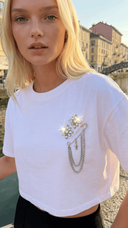 Crop top donna con spille floreali e catena gioiello