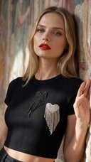 T-shirt donna con doppio cuore in strass e frange