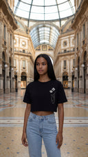 Crop top donna con spille floreali e catena gioiello