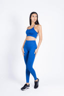 Completo Navy Blue – Detail View: soft fabric and seamless design